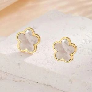 Gold plated stainless steel white flower stud earrings